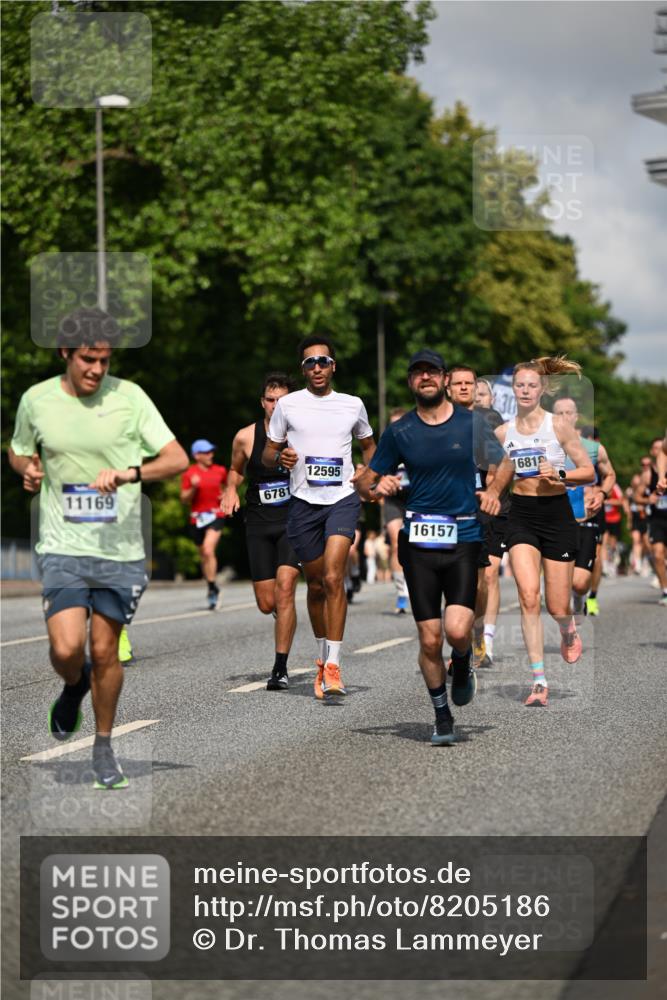 29.06.2025 - hella hamburg halbmarathon Dr. Thomas Lammeyer http://msf.ph/oto/8205186 29.06.2025 09:48:27 Kennedybrücke 1758, 2746, 3043, 4050, 5070, 5269, 5328, 5746, 5826, 6619, 6781, 7272, 7723, 8209, 8883, 9137, 9381, 10171, 10486, 11169, 11413 meine-sportfotos.de