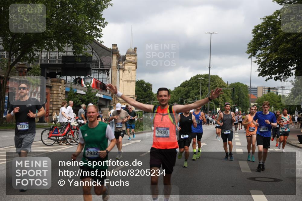 29.06.2025 - hella hamburg halbmarathon Yannick Fuchs http://msf.ph/oto/8205234 29.06.2025 10:44:52 20KM 1461, 1466, 1750, 1817, 2207, 2880, 3654, 4077, 4346, 4816, 5018, 5115, 6027, 6662, 6712, 6795, 7052, 7134, 7397, 7583, 7930, 7932, 8117, 8205, 8572, 8704, 8819, 9057, 11214, 11422, 12016, 12949, 13008, 13687, 13701, 13808, 13875, 14034, 14125, 14626, 15362, 15395, 15720, 16285, 16291, 17129, 17179, 17221, 17384, 18006, 18182, 18394, 18413, 18489 meine-sportfotos.de