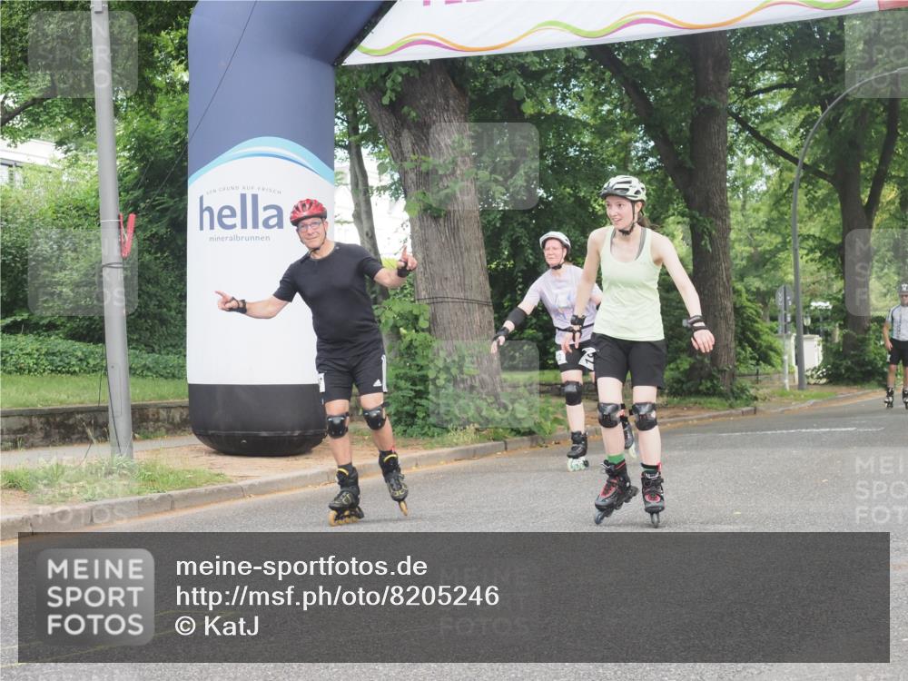 29.06.2025 - hella hamburg halbmarathon KatJ http://msf.ph/oto/8205246 29.06.2025 09:32:05 Zwischen KM18-KM19  meine-sportfotos.de