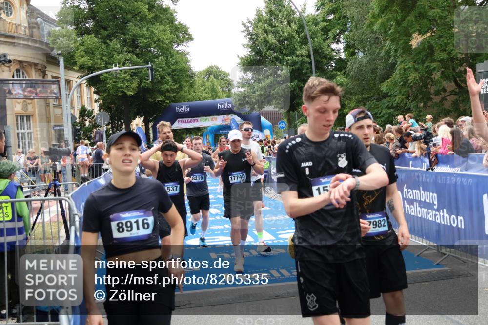 29.06.2025 - hella hamburg halbmarathon Zöllner http://msf.ph/oto/8205335 29.06.2025 10:48:29 Ziel 1537, 3747, 5129, 5362, 5528, 6081, 6923, 7367, 8216, 9262, 11451, 12149, 12549, 12690, 12840, 13962, 14033, 14990, 17395, 17745, 17855, 17982, 18790, 18923 meine-sportfotos.de