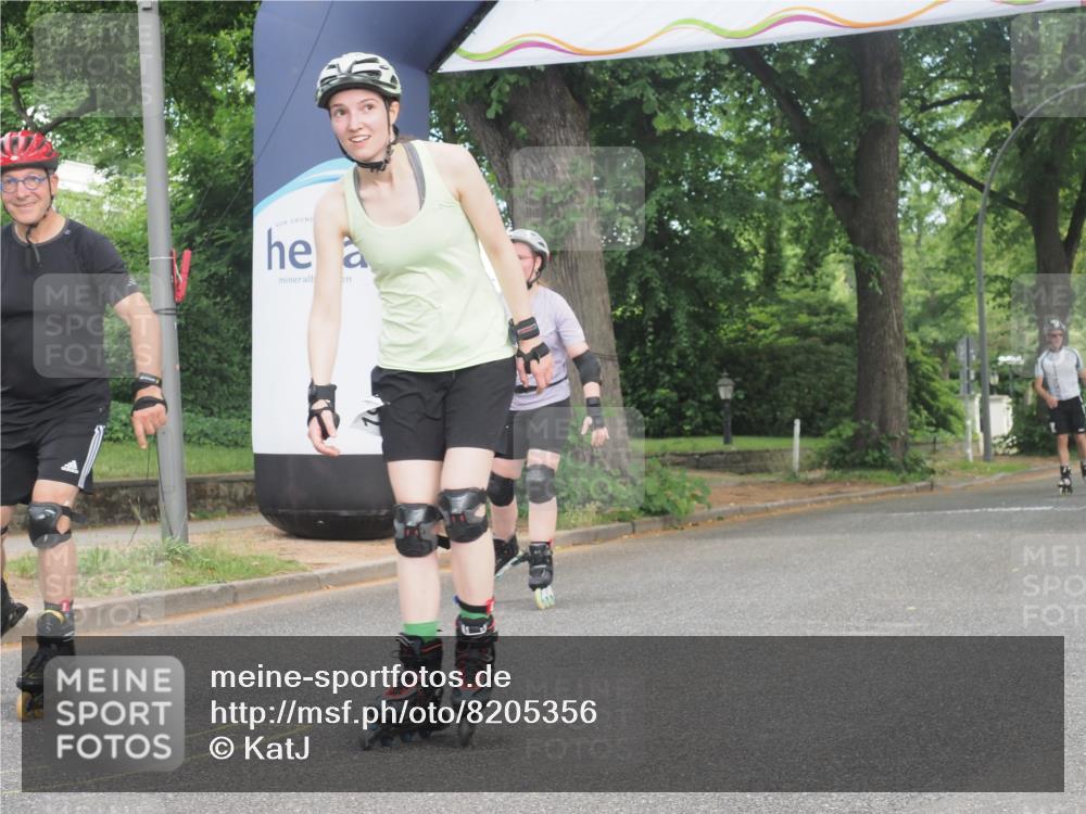 29.06.2025 - hella hamburg halbmarathon KatJ http://msf.ph/oto/8205356 29.06.2025 09:32:06 Zwischen KM18-KM19  meine-sportfotos.de