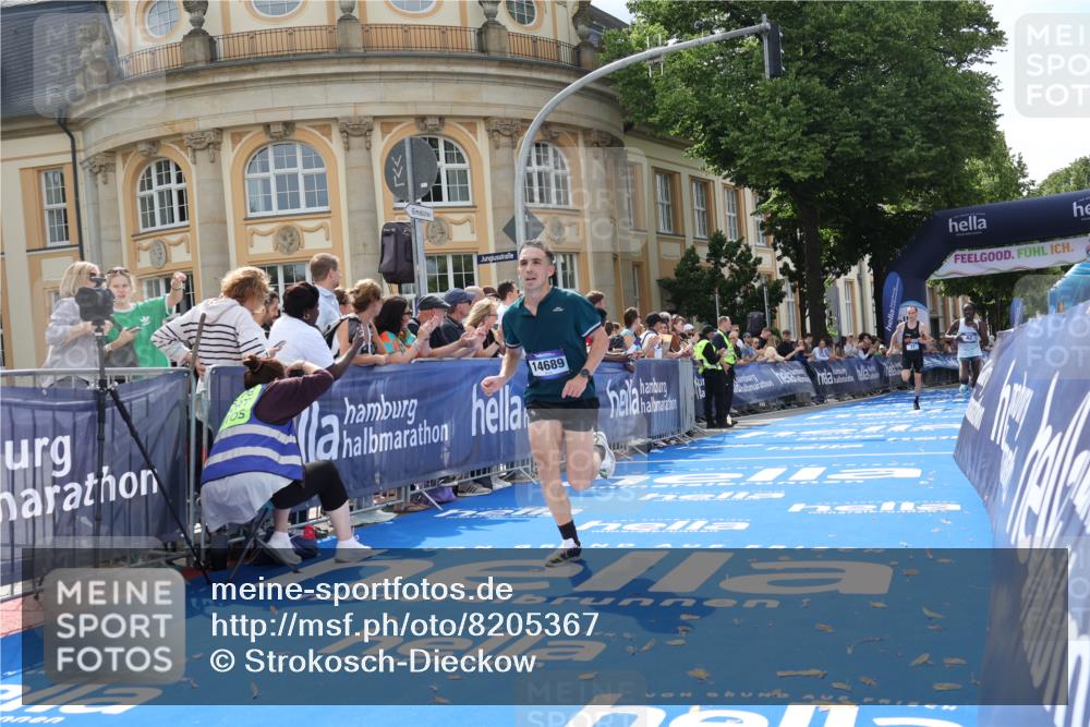 29.06.2025 - hella hamburg halbmarathon Strokosch-Dieckow http://msf.ph/oto/8205367 29.06.2025 10:13:59 Ziel 31, 42, 14689 meine-sportfotos.de