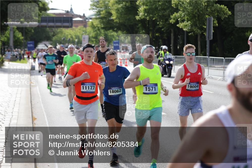 29.06.2025 - hella hamburg halbmarathon Jannik Wohlers http://msf.ph/oto/8205384 29.06.2025 09:48:32 Lombardsbrücke 1042, 1571, 1600, 2262, 2797, 3547, 4062, 4381, 5003, 5124, 5307, 6037, 6047, 7310, 7482, 7743, 8002, 8121, 9640, 9643, 10190, 10451, 10738, 10877, 11106, 11177, 11423, 12044, 12091, 12168, 12739, 13137, 13372, 13755, 14820, 15161, 15382, 15744, 17078, 17612, 17723, 18004, 18062, 18614, 19004 meine-sportfotos.de
