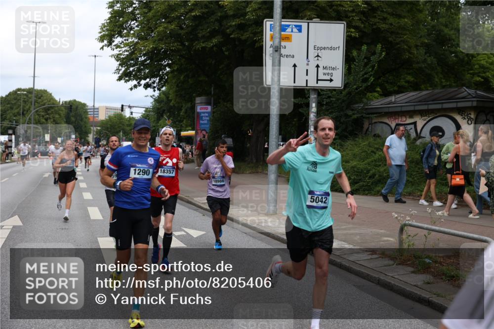 29.06.2025 - hella hamburg halbmarathon Yannick Fuchs http://msf.ph/oto/8205406 29.06.2025 10:32:13 20KM 1290, 1505, 2196, 2404, 3790, 5042, 5791, 5923, 6047, 6458, 9017, 9944, 10190, 10451, 10922, 11106, 11423, 12739, 12900, 13148, 13372, 13595, 15410, 16992, 17137, 17726, 18103, 18159, 18193, 18216, 18357, 18986 meine-sportfotos.de