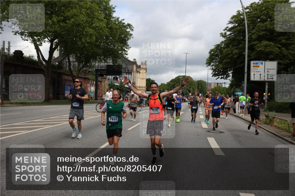 29.06.2025 - hella hamburg halbmarathon Yannick Fuchs http://msf.ph/oto/8205407 29.06.2025 10:44:52 20KM 1461, 1466, 1750, 1817, 2207, 2880, 3654, 4077, 4346, 4816, 5018, 5115, 6027, 6662, 6712, 6795, 7052, 7134, 7397, 7583, 7930, 7932, 8117, 8205, 8572, 8704, 8819, 9057, 11214, 11422, 12016, 12949, 13008, 13687, 13701, 13808, 13875, 14034, 14125, 14626, 15362, 15395, 15720, 16285, 16291, 17129, 17179, 17221, 17384, 18006, 18182, 18394, 18413, 18489 meine-sportfotos.de