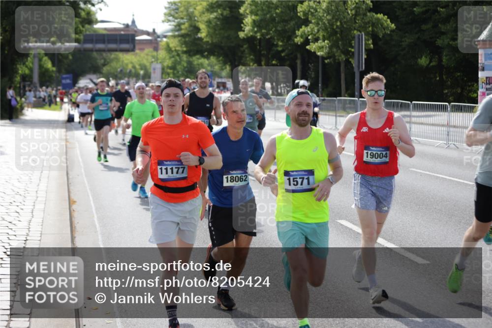 29.06.2025 - hella hamburg halbmarathon Jannik Wohlers http://msf.ph/oto/8205424 29.06.2025 09:48:32 Lombardsbrücke 1042, 1571, 1600, 2262, 2797, 3547, 4062, 4381, 5003, 5124, 5307, 6037, 6047, 7310, 7482, 7743, 8002, 8121, 9640, 9643, 10190, 10451, 10738, 10877, 11106, 11177, 11423, 12044, 12091, 12168, 12739, 13137, 13372, 13755, 14820, 15161, 15382, 15744, 17078, 17612, 17723, 18004, 18062, 18614, 19004 meine-sportfotos.de