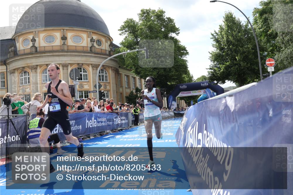 29.06.2025 - hella hamburg halbmarathon Strokosch-Dieckow http://msf.ph/oto/8205433 29.06.2025 10:14:02 Ziel 31, 42, 14689 meine-sportfotos.de