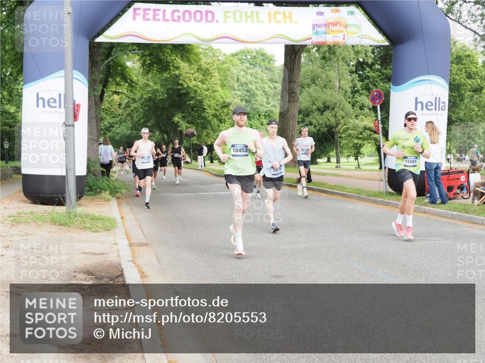 29.06.2025 - hella hamburg halbmarathon MichiJ http://msf.ph/oto/8205553 29.06.2025 10:22:23 Zwischen KM18-KM19 2879, 10453, 12595, 14466, 16881, 17151, 18854 meine-sportfotos.de