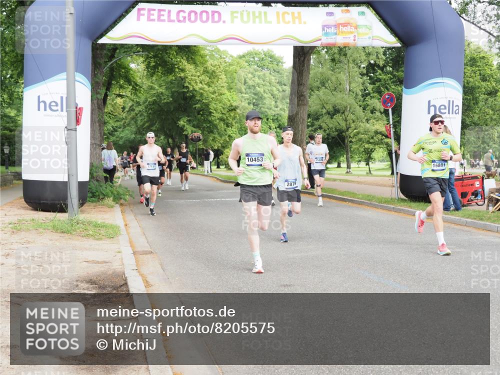 29.06.2025 - hella hamburg halbmarathon MichiJ http://msf.ph/oto/8205575 29.06.2025 10:22:23 Zwischen KM18-KM19 2879, 10453, 12595, 14466, 16881, 17151, 18854 meine-sportfotos.de
