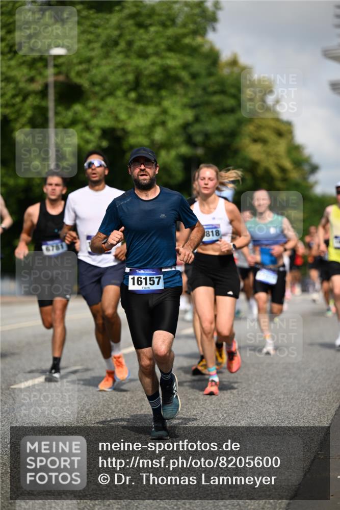 29.06.2025 - hella hamburg halbmarathon Dr. Thomas Lammeyer http://msf.ph/oto/8205600 29.06.2025 09:48:29 Kennedybrücke 1758, 1990, 2746, 3043, 4050, 5070, 5269, 5328, 5746, 5826, 6619, 6781, 7272, 7723, 8209, 8883, 9137, 9381, 9634, 10171, 10486, 11169, 11413 meine-sportfotos.de