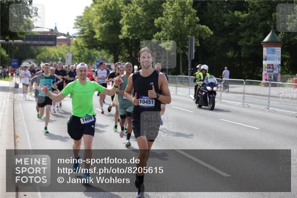 29.06.2025 - hella hamburg halbmarathon Jannik Wohlers http://msf.ph/oto/8205615 29.06.2025 09:48:34 Lombardsbrücke 1042, 1571, 1600, 2797, 4062, 4381, 5003, 5124, 6037, 6047, 7310, 7482, 7743, 8002, 8121, 9640, 9643, 10190, 10451, 10738, 10877, 11106, 11177, 11423, 12091, 12168, 12739, 13064, 13137, 13372, 13755, 14075, 14603, 14820, 15161, 15382, 15744, 17078, 17612, 17723, 17916, 18004, 18062, 18614, 19004 meine-sportfotos.de