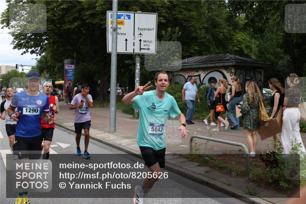 29.06.2025 - hella hamburg halbmarathon Yannick Fuchs http://msf.ph/oto/8205626 29.06.2025 10:32:13 20KM 1290, 1505, 2196, 2404, 3790, 5042, 5791, 5923, 6047, 6458, 9017, 9944, 10190, 10451, 10922, 11106, 11423, 12739, 12900, 13148, 13372, 13595, 15410, 16992, 17137, 17726, 18103, 18159, 18193, 18216, 18357, 18986 meine-sportfotos.de