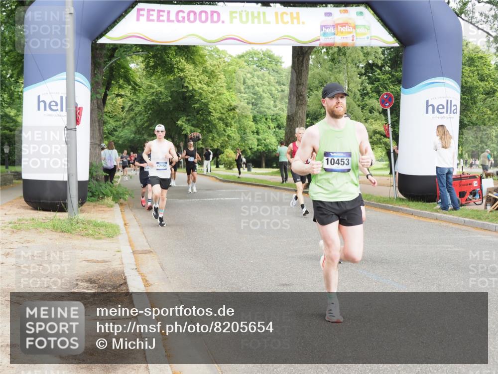 29.06.2025 - hella hamburg halbmarathon MichiJ http://msf.ph/oto/8205654 29.06.2025 10:22:24 Zwischen KM18-KM19 2879, 10453, 14466, 16881, 17151, 18854 meine-sportfotos.de