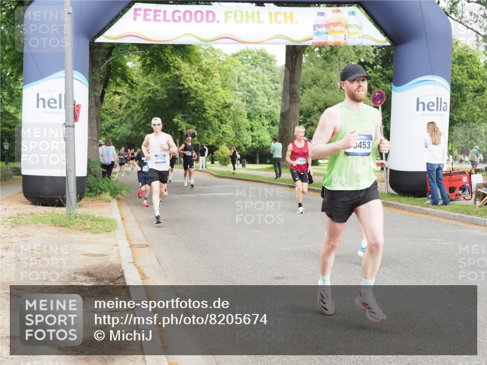 29.06.2025 - hella hamburg halbmarathon MichiJ http://msf.ph/oto/8205674 29.06.2025 10:22:24 Zwischen KM18-KM19 2879, 10453, 14466, 16881, 17151, 18854 meine-sportfotos.de