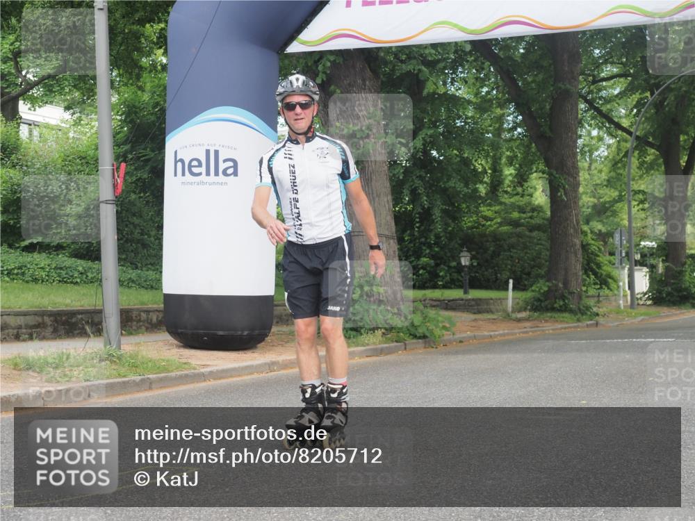 29.06.2025 - hella hamburg halbmarathon KatJ http://msf.ph/oto/8205712 29.06.2025 09:32:09 Zwischen KM18-KM19  meine-sportfotos.de