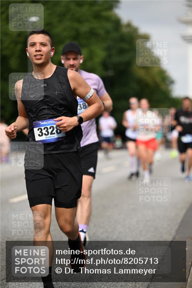 29.06.2025 - hella hamburg halbmarathon Dr. Thomas Lammeyer http://msf.ph/oto/8205713 29.06.2025 10:12:02 Kennedybrücke 1079, 1173, 1427, 1893, 2032, 2136, 3328, 3922, 3929, 4228, 5899, 6100, 6196, 7019, 7476, 7760, 9338 meine-sportfotos.de
