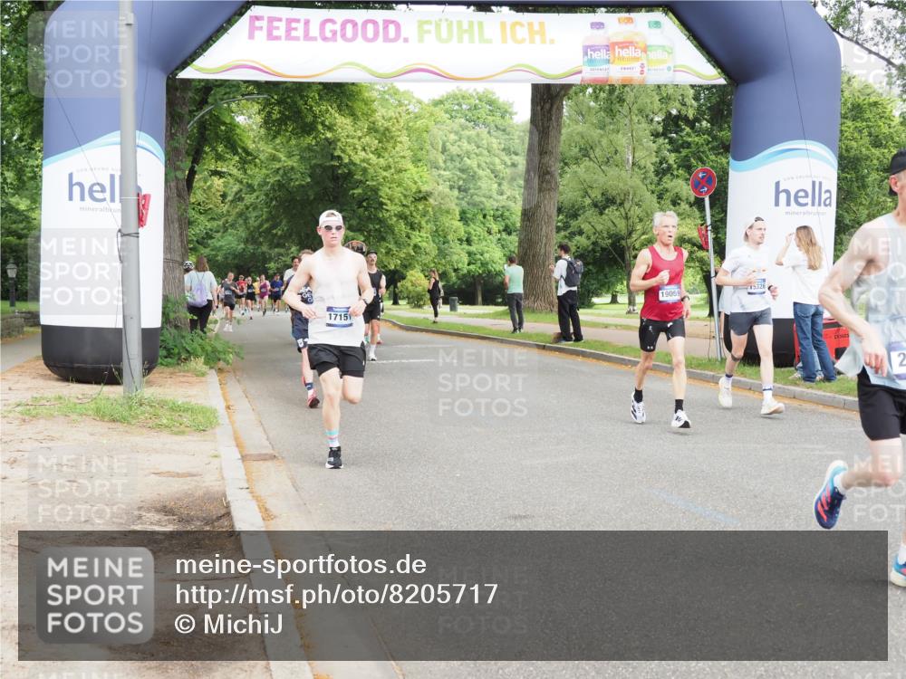 29.06.2025 - hella hamburg halbmarathon MichiJ http://msf.ph/oto/8205717 29.06.2025 10:22:25 Zwischen KM18-KM19 2879, 10453, 14466, 15326, 16881, 17151, 18854, 19059 meine-sportfotos.de