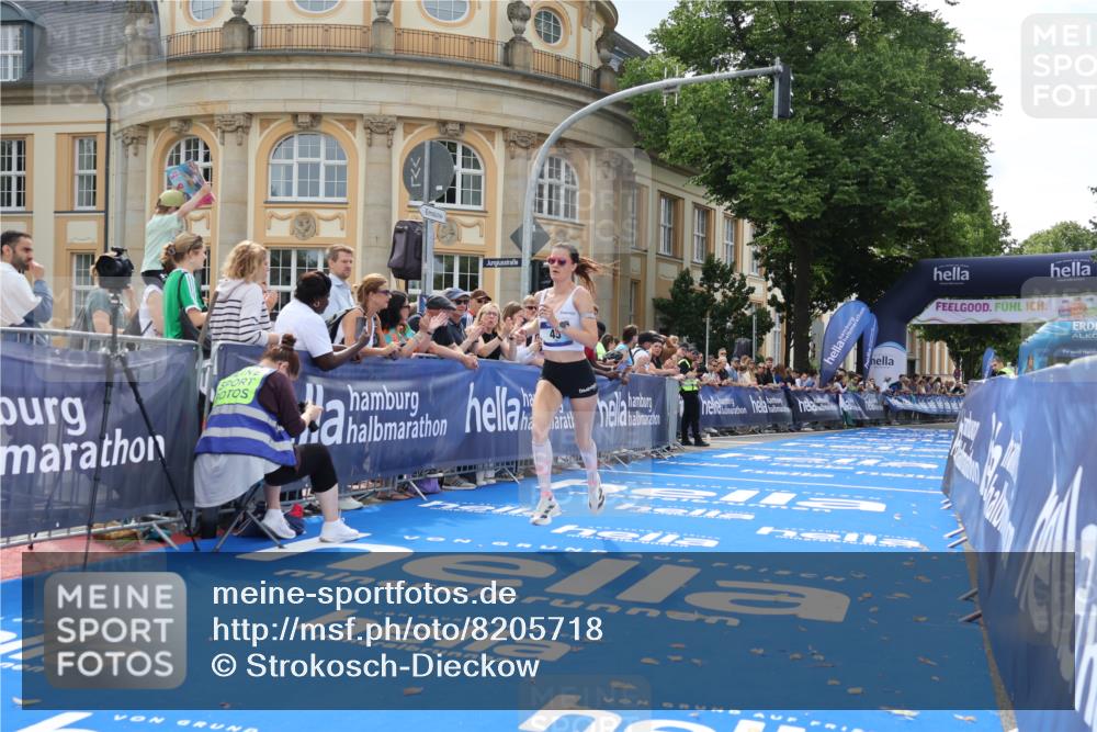 29.06.2025 - hella hamburg halbmarathon Strokosch-Dieckow http://msf.ph/oto/8205718 29.06.2025 10:15:47 Ziel 45 meine-sportfotos.de