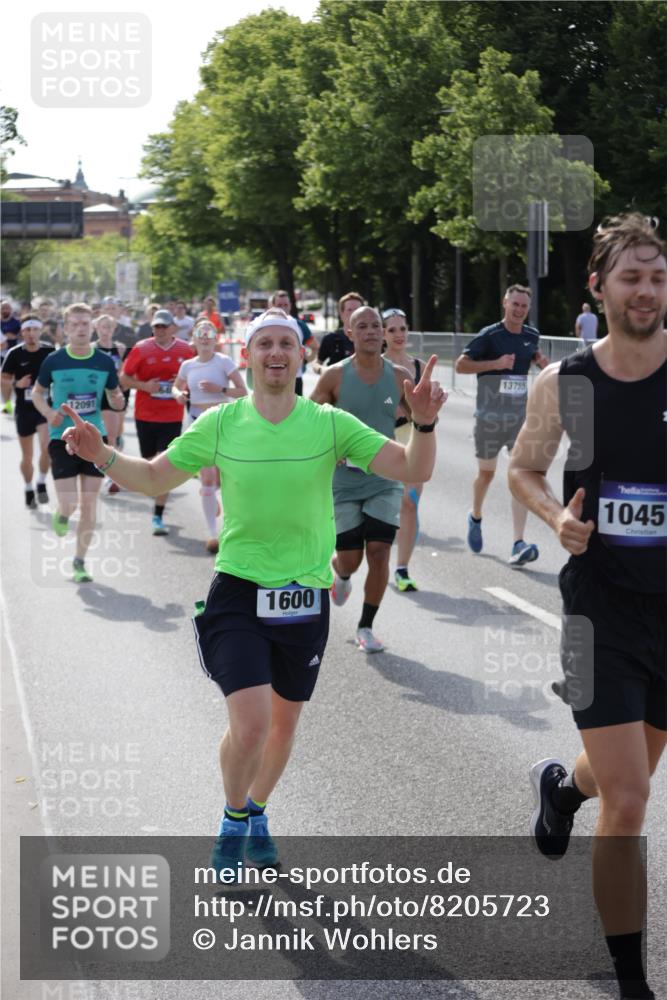 29.06.2025 - hella hamburg halbmarathon Jannik Wohlers http://msf.ph/oto/8205723 29.06.2025 09:48:34 Lombardsbrücke 1042, 1571, 1600, 2797, 4062, 4381, 5003, 5124, 6037, 6047, 7310, 7482, 7743, 8002, 8121, 9640, 9643, 10190, 10451, 10738, 10877, 11106, 11177, 11423, 12091, 12168, 12739, 13064, 13137, 13372, 13755, 14075, 14603, 14820, 15161, 15382, 15744, 17078, 17612, 17723, 17916, 18004, 18062, 18614, 19004 meine-sportfotos.de