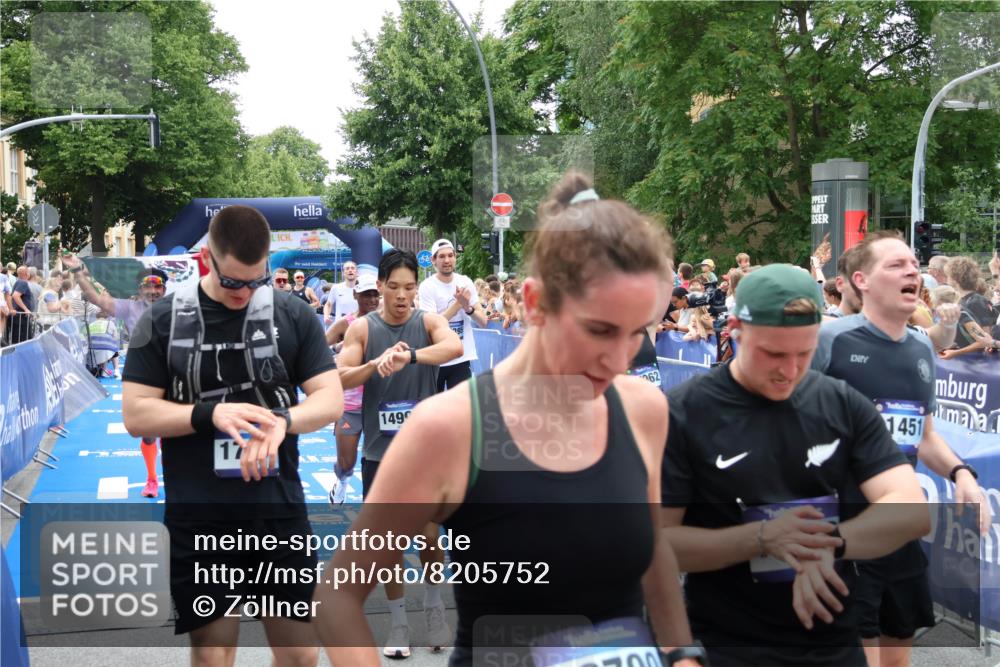 29.06.2025 - hella hamburg halbmarathon Zöllner http://msf.ph/oto/8205752 29.06.2025 10:48:37 Ziel 1163, 1176, 2213, 4553, 5421, 9538, 10000, 10859, 10860, 11579, 12149, 12690, 13962, 14033, 15573, 15808, 15917, 17395, 18251, 18815 meine-sportfotos.de