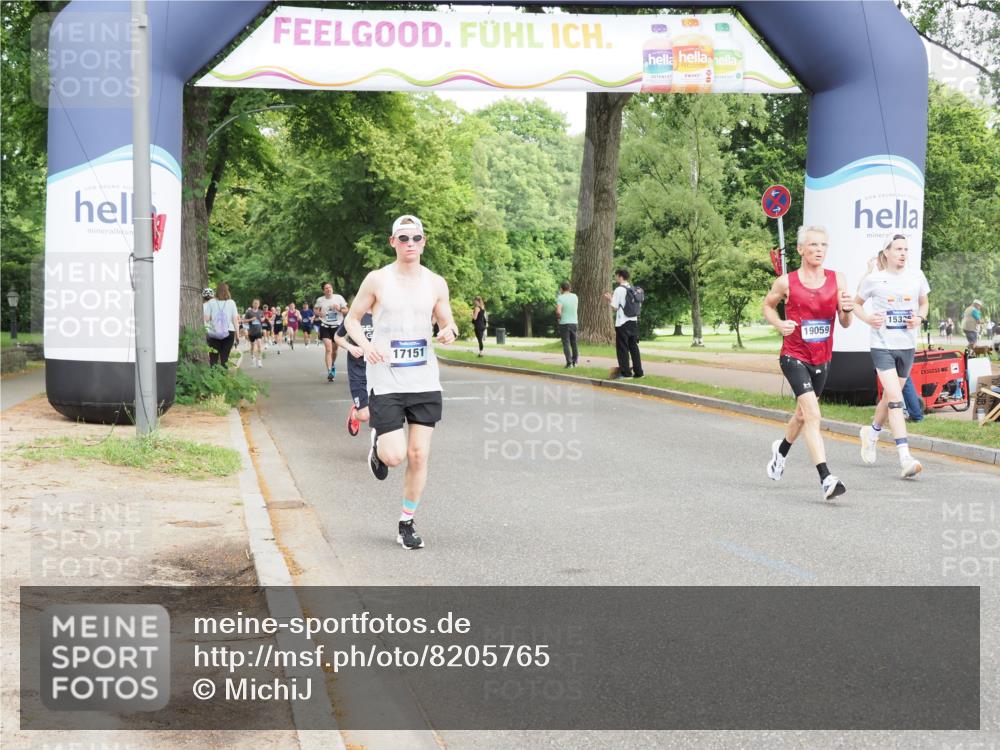 29.06.2025 - hella hamburg halbmarathon MichiJ http://msf.ph/oto/8205765 29.06.2025 10:22:26 Zwischen KM18-KM19 2879, 10453, 14466, 14908, 15326, 16881, 17151, 18854, 19059 meine-sportfotos.de