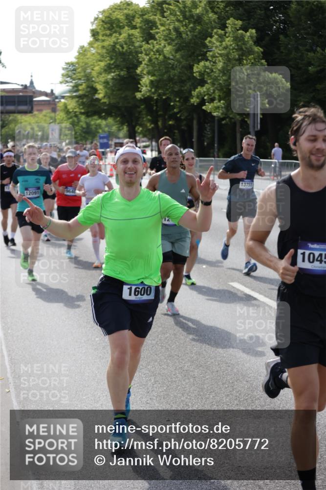 29.06.2025 - hella hamburg halbmarathon Jannik Wohlers http://msf.ph/oto/8205772 29.06.2025 09:48:34 Lombardsbrücke 1042, 1571, 1600, 2797, 4062, 4381, 5003, 5124, 6037, 6047, 7310, 7482, 7743, 8002, 8121, 9640, 9643, 10190, 10451, 10738, 10877, 11106, 11177, 11423, 12091, 12168, 12739, 13064, 13137, 13372, 13755, 14075, 14603, 14820, 15161, 15382, 15744, 17078, 17612, 17723, 17916, 18004, 18062, 18614, 19004 meine-sportfotos.de