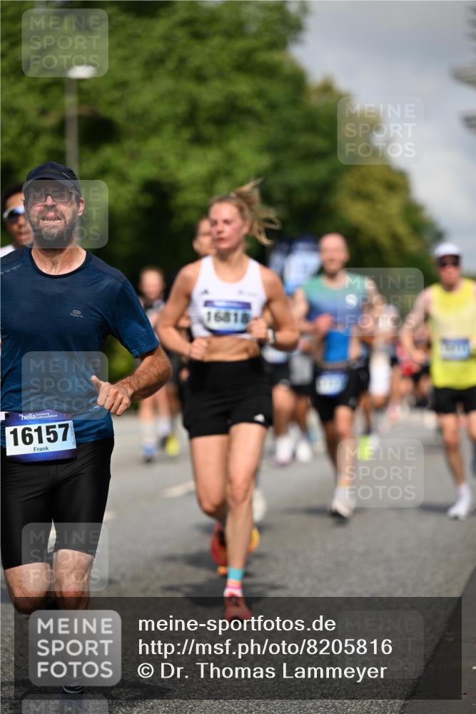29.06.2025 - hella hamburg halbmarathon Dr. Thomas Lammeyer http://msf.ph/oto/8205816 29.06.2025 09:48:30 Kennedybrücke 1758, 1990, 2746, 3043, 4050, 5070, 5269, 5328, 5746, 5826, 6781, 7272, 7723, 8209, 8883, 9137, 9381, 9634, 10171, 10486, 11169, 11413 meine-sportfotos.de