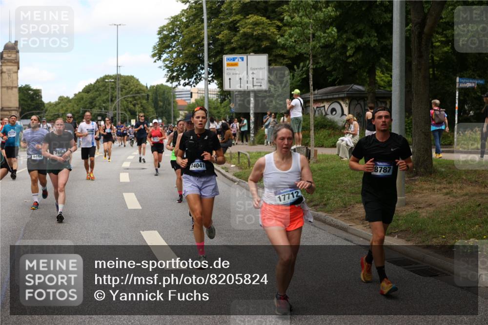 29.06.2025 - hella hamburg halbmarathon Yannick Fuchs http://msf.ph/oto/8205824 29.06.2025 11:22:44 20KM 1740, 1775, 2514, 2914, 3365, 3421, 3613, 4122, 4561, 4570, 4817, 4969, 4993, 5496, 5798, 5806, 5941, 5943, 6444, 7162, 7267, 7387, 7667, 7820, 8031, 8349, 8687, 8688, 8787, 9133, 9217, 9512, 9830, 10391, 10573, 10586, 10710, 11122, 11178, 11793, 12302, 13057, 13910, 14041, 14338, 14349, 14536, 14657, 14808, 15466, 15589, 15709, 15721, 15722, 16558, 16650, 17560, 17696, 17712, 17714, 18109, 18402, 18672, 19213 meine-sportfotos.de