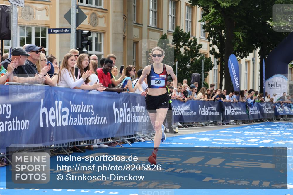 29.06.2025 - hella hamburg halbmarathon Strokosch-Dieckow http://msf.ph/oto/8205826 29.06.2025 10:16:11 Ziel 50, 11409 meine-sportfotos.de
