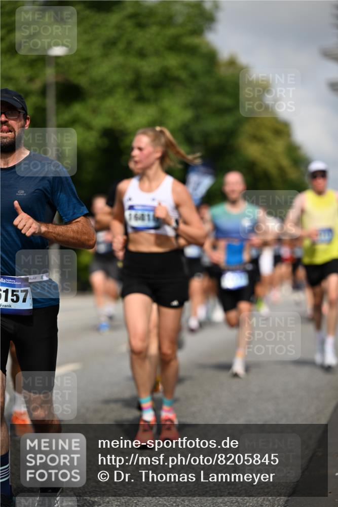 29.06.2025 - hella hamburg halbmarathon Dr. Thomas Lammeyer http://msf.ph/oto/8205845 29.06.2025 09:48:30 Kennedybrücke 1758, 1990, 2746, 3043, 4050, 5070, 5269, 5328, 5746, 5826, 6781, 7272, 7723, 8209, 8883, 9137, 9381, 9634, 10171, 10486, 11169, 11413 meine-sportfotos.de