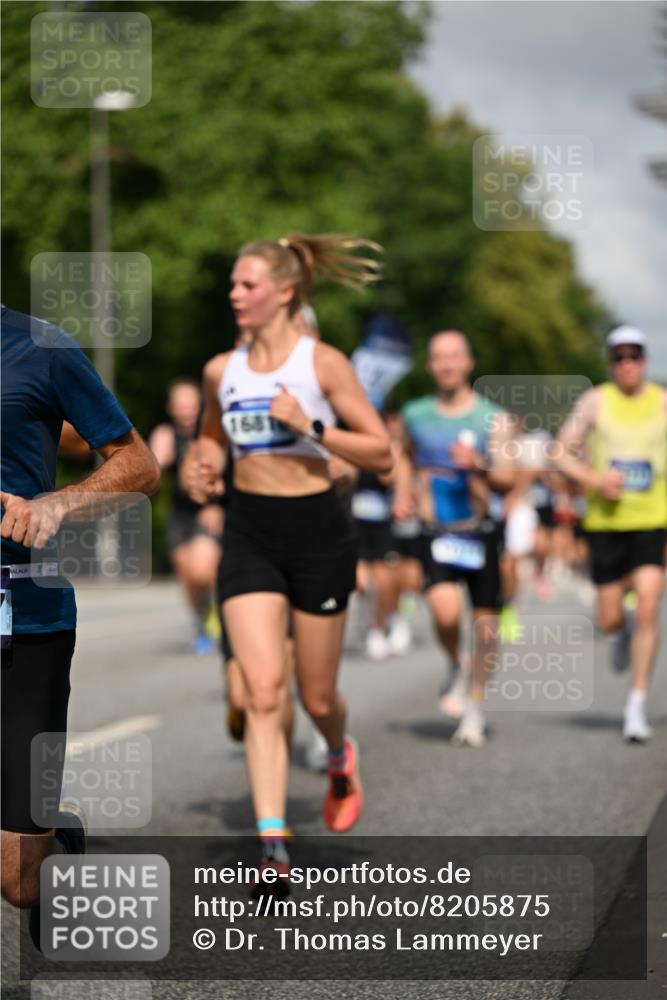 29.06.2025 - hella hamburg halbmarathon Dr. Thomas Lammeyer http://msf.ph/oto/8205875 29.06.2025 09:48:30 Kennedybrücke 1758, 1990, 2746, 3043, 4050, 5070, 5269, 5328, 5746, 5826, 6781, 7272, 7723, 8209, 8883, 9137, 9381, 9634, 10171, 10486, 11169, 11413 meine-sportfotos.de