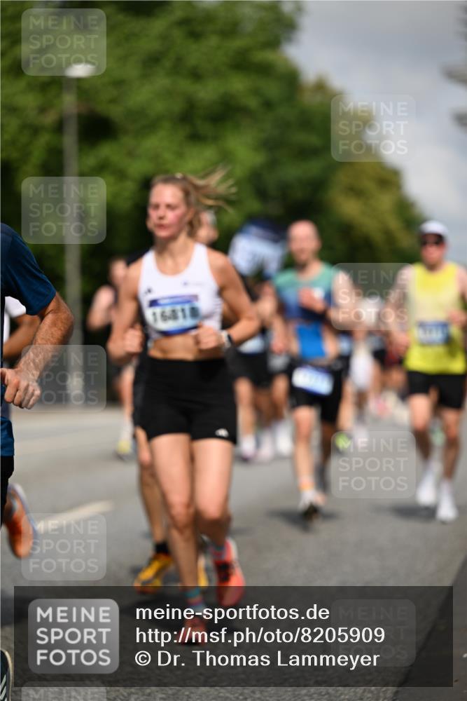 29.06.2025 - hella hamburg halbmarathon Dr. Thomas Lammeyer http://msf.ph/oto/8205909 29.06.2025 09:48:30 Kennedybrücke 1758, 1990, 2746, 3043, 4050, 5070, 5269, 5328, 5746, 5826, 6781, 7272, 7723, 8209, 8883, 9137, 9381, 9634, 10171, 10486, 11169, 11413 meine-sportfotos.de