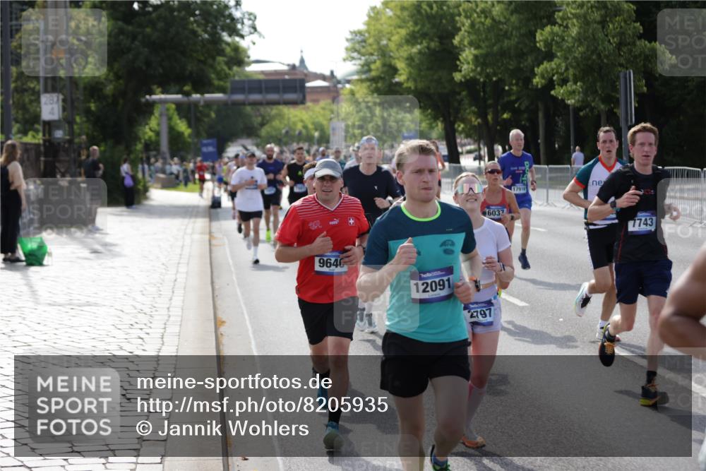 29.06.2025 - hella hamburg halbmarathon Jannik Wohlers http://msf.ph/oto/8205935 29.06.2025 09:48:36 Lombardsbrücke 1042, 1571, 1600, 1603, 2707, 2797, 4062, 5003, 5124, 6037, 6047, 7310, 7482, 7743, 7981, 8002, 8121, 9640, 9643, 10190, 10451, 10738, 10877, 11106, 11177, 11423, 11447, 12088, 12091, 12168, 12739, 13064, 13137, 13372, 13755, 14075, 14603, 14820, 15161, 15178, 16280, 17078, 17489, 17612, 17723, 17916, 18004, 18062, 18614, 19004 meine-sportfotos.de