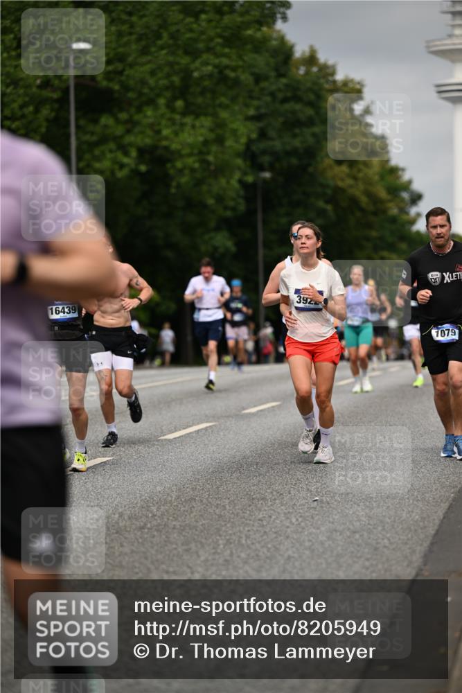 29.06.2025 - hella hamburg halbmarathon Dr. Thomas Lammeyer http://msf.ph/oto/8205949 29.06.2025 10:12:04 Kennedybrücke 1079, 1173, 1427, 1893, 2032, 2136, 3328, 3922, 3929, 4228, 5347, 5899, 6100, 7019, 7476, 7760, 9338 meine-sportfotos.de