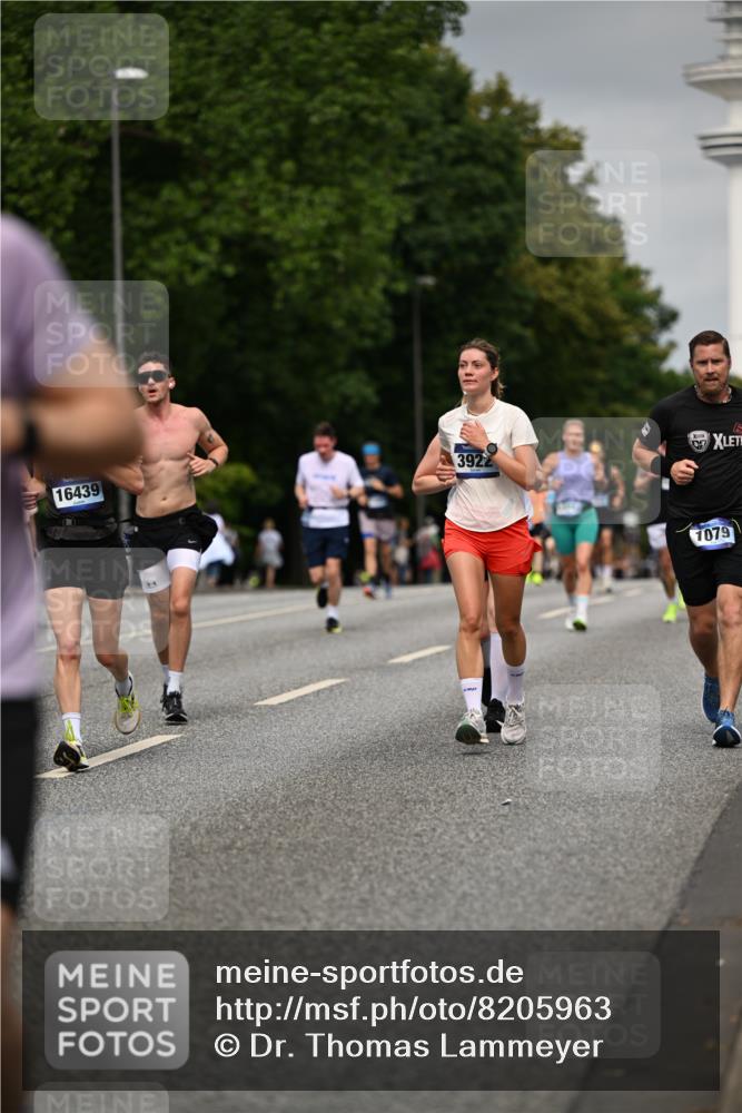 29.06.2025 - hella hamburg halbmarathon Dr. Thomas Lammeyer http://msf.ph/oto/8205963 29.06.2025 10:12:04 Kennedybrücke 1079, 1173, 1427, 1893, 2032, 2136, 3328, 3922, 3929, 4228, 5347, 5899, 6100, 7019, 7476, 7760, 9338 meine-sportfotos.de
