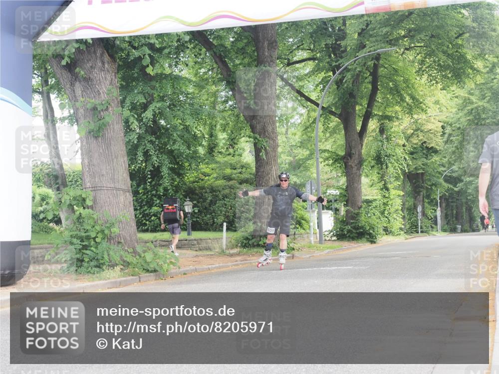 29.06.2025 - hella hamburg halbmarathon KatJ http://msf.ph/oto/8205971 29.06.2025 09:32:17 Zwischen KM18-KM19  meine-sportfotos.de