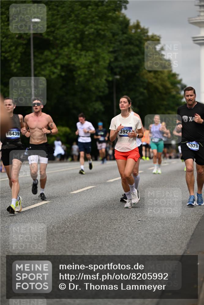 29.06.2025 - hella hamburg halbmarathon Dr. Thomas Lammeyer http://msf.ph/oto/8205992 29.06.2025 10:12:04 Kennedybrücke 1079, 1173, 1427, 1893, 2032, 2136, 3328, 3922, 3929, 4228, 5347, 5899, 6100, 7019, 7476, 7760, 9338 meine-sportfotos.de