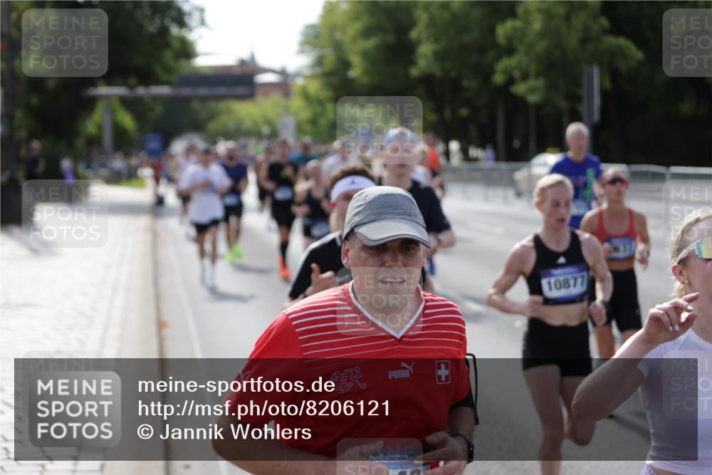 29.06.2025 - hella hamburg halbmarathon Jannik Wohlers http://msf.ph/oto/8206121 29.06.2025 09:48:38 Lombardsbrücke 1042, 1571, 1600, 1603, 2044, 2707, 2797, 4062, 5003, 5124, 6037, 6047, 7310, 7482, 7743, 7981, 8002, 8358, 9640, 9643, 10369, 10451, 10738, 10877, 11106, 11177, 11423, 11447, 12088, 12091, 12168, 12739, 13064, 13137, 13190, 13372, 13755, 14075, 14603, 14820, 15161, 15178, 16280, 16400, 17078, 17489, 17612, 17723, 17792, 17916, 18004, 18062, 18614, 19004 meine-sportfotos.de