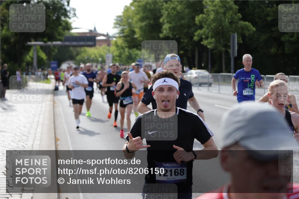 29.06.2025 - hella hamburg halbmarathon Jannik Wohlers http://msf.ph/oto/8206150 29.06.2025 09:48:38 Lombardsbrücke 1042, 1571, 1600, 1603, 2044, 2707, 2797, 4062, 5003, 5124, 6037, 6047, 7310, 7482, 7743, 7981, 8002, 8358, 9640, 9643, 10369, 10451, 10738, 10877, 11106, 11177, 11423, 11447, 12088, 12091, 12168, 12739, 13064, 13137, 13190, 13372, 13755, 14075, 14603, 14820, 15161, 15178, 16280, 16400, 17078, 17489, 17612, 17723, 17792, 17916, 18004, 18062, 18614, 19004 meine-sportfotos.de