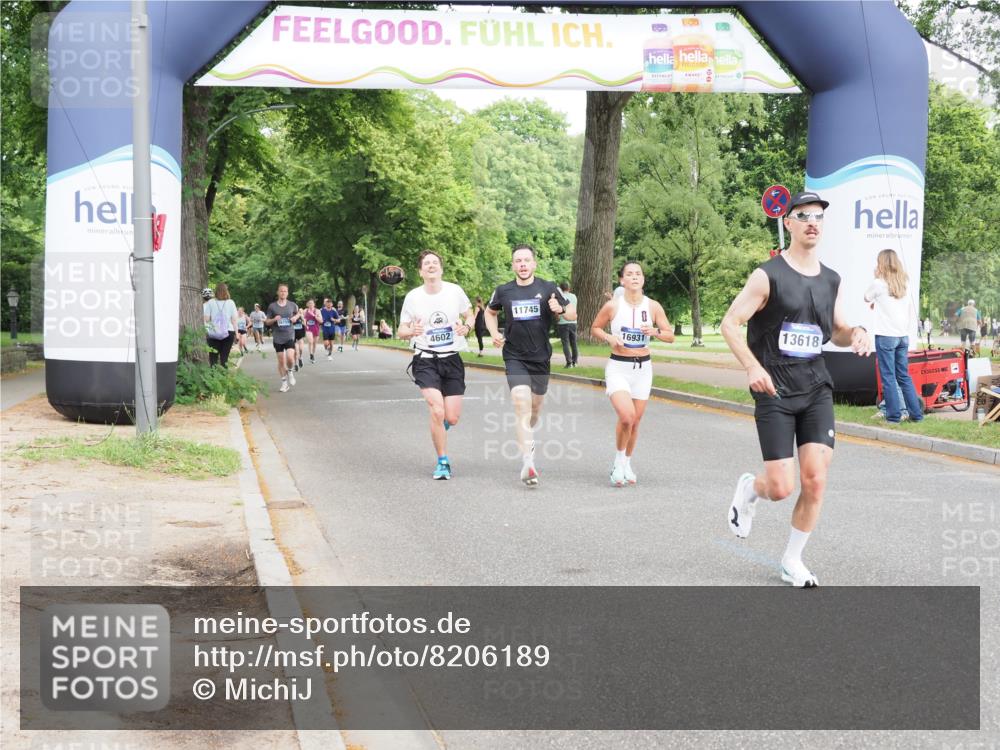 29.06.2025 - hella hamburg halbmarathon MichiJ http://msf.ph/oto/8206189 29.06.2025 10:22:29 Zwischen KM18-KM19 2879, 10453, 11745, 13618, 14908, 15326, 16881, 16931, 17151, 18679, 19059 meine-sportfotos.de