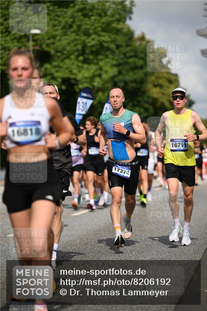 29.06.2025 - hella hamburg halbmarathon Dr. Thomas Lammeyer http://msf.ph/oto/8206192 29.06.2025 09:48:31 Kennedybrücke 1758, 1990, 2746, 3043, 4050, 5070, 5269, 5328, 5746, 5826, 6781, 7272, 7723, 8209, 8883, 9137, 9381, 9634, 10171, 10486, 11169, 11413 meine-sportfotos.de