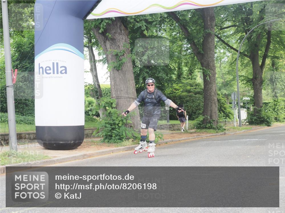 29.06.2025 - hella hamburg halbmarathon KatJ http://msf.ph/oto/8206198 29.06.2025 09:32:19 Zwischen KM18-KM19  meine-sportfotos.de