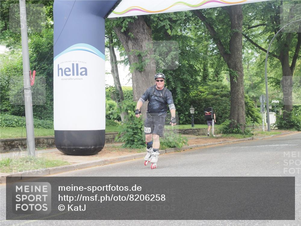 29.06.2025 - hella hamburg halbmarathon KatJ http://msf.ph/oto/8206258 29.06.2025 09:32:19 Zwischen KM18-KM19  meine-sportfotos.de
