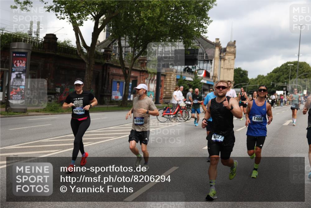 29.06.2025 - hella hamburg halbmarathon Yannick Fuchs http://msf.ph/oto/8206294 29.06.2025 10:44:54 20KM 1461, 1466, 1750, 1817, 2207, 2540, 2880, 3654, 4077, 4816, 5018, 5115, 6027, 6662, 6712, 6795, 7052, 7134, 7369, 7397, 7583, 7930, 7932, 8117, 8205, 8261, 8572, 8819, 9057, 11214, 11422, 12016, 12778, 12949, 13008, 13687, 13701, 13808, 13875, 14034, 14125, 14626, 15362, 15395, 15720, 16285, 16291, 17129, 17179, 17221, 17384, 18006, 18182, 18394, 18413, 18489 meine-sportfotos.de
