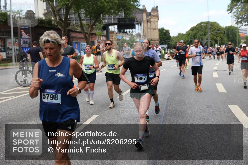 29.06.2025 - hella hamburg halbmarathon Yannick Fuchs http://msf.ph/oto/8206295 29.06.2025 11:22:46 20KM 1740, 1775, 2342, 2514, 2914, 3050, 3421, 3613, 4122, 4378, 4561, 4570, 4969, 4993, 5496, 5798, 5941, 5943, 6444, 7162, 7267, 7387, 7667, 7820, 8031, 8687, 8688, 8787, 9133, 9217, 9512, 9830, 10391, 10573, 10586, 11122, 11178, 12302, 12505, 13057, 13910, 14041, 14338, 14349, 14536, 14657, 14808, 15466, 15589, 15721, 15722, 16558, 16650, 17560, 17696, 17712, 17714, 18109, 18672, 19213 meine-sportfotos.de