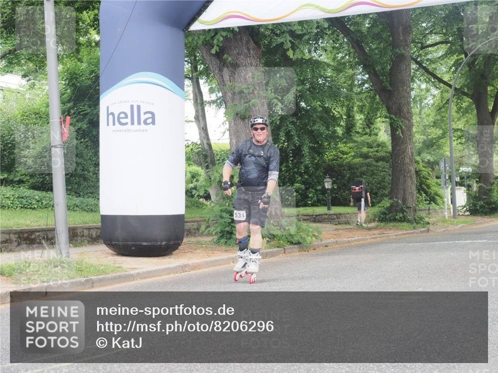 29.06.2025 - hella hamburg halbmarathon KatJ http://msf.ph/oto/8206296 29.06.2025 09:32:19 Zwischen KM18-KM19  meine-sportfotos.de