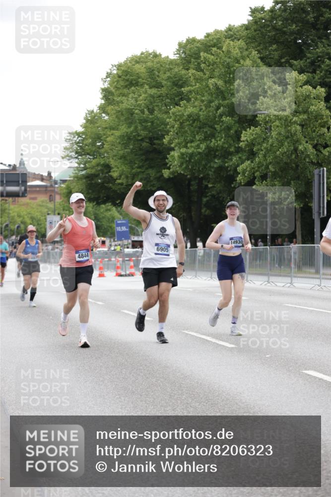 29.06.2025 - hella hamburg halbmarathon Jannik Wohlers http://msf.ph/oto/8206323 29.06.2025 10:26:02 Lombardsbrücke 1300, 3617, 4267, 4268, 4315, 4844, 6905, 7929, 8306, 8357, 8942, 11107, 12126, 12826, 12827, 13264, 14930, 15807, 17712, 18087 meine-sportfotos.de