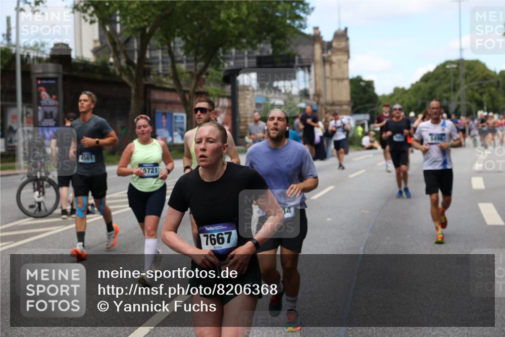 29.06.2025 - hella hamburg halbmarathon Yannick Fuchs http://msf.ph/oto/8206368 29.06.2025 11:22:47 20KM 1740, 1775, 2342, 2514, 2914, 3050, 3421, 3613, 4122, 4378, 4561, 4570, 4969, 4993, 5496, 5798, 5941, 5943, 6444, 7162, 7267, 7387, 7667, 7820, 8031, 8687, 8688, 8787, 9133, 9217, 9512, 9830, 10391, 10573, 10586, 11122, 11178, 12302, 12505, 13057, 13464, 13910, 14041, 14338, 14349, 14536, 14657, 14808, 15589, 15721, 15722, 16558, 16650, 17560, 17696, 17712, 17714, 18109, 18672, 19213 meine-sportfotos.de