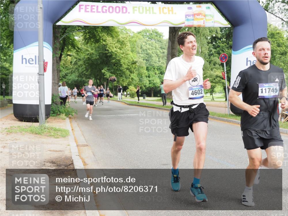 29.06.2025 - hella hamburg halbmarathon MichiJ http://msf.ph/oto/8206371 29.06.2025 10:22:31 Zwischen KM18-KM19 2879, 4602, 10453, 11745, 13618, 14908, 15326, 16931, 17151, 18679, 19059 meine-sportfotos.de