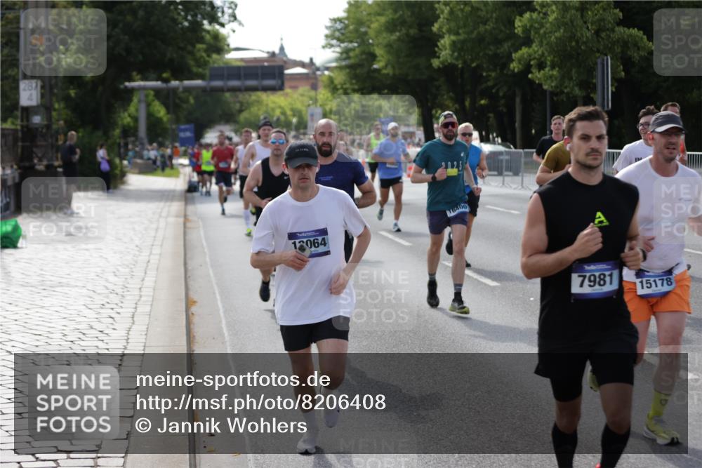 29.06.2025 - hella hamburg halbmarathon Jannik Wohlers http://msf.ph/oto/8206408 29.06.2025 09:48:41 Lombardsbrücke 1571, 1600, 1603, 2044, 2707, 2797, 4062, 5124, 5889, 6037, 6047, 7310, 7482, 7743, 7981, 8002, 8358, 9640, 10369, 10451, 10738, 10877, 11106, 11177, 11423, 11447, 12088, 12091, 12168, 12739, 13064, 13137, 13190, 13372, 13755, 13900, 14075, 14603, 14820, 14905, 15161, 15178, 16280, 16400, 17078, 17097, 17489, 17612, 17723, 17792, 17916, 18004, 18062, 18614, 19004 meine-sportfotos.de